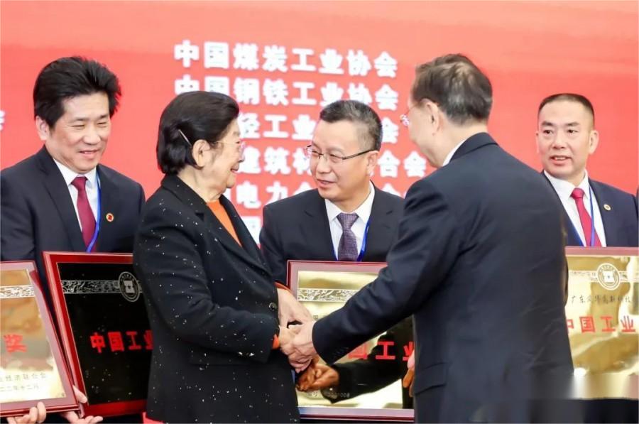 寶鈦集團(tuán)榮膺中國(guó)工業(yè)領(lǐng)域最高獎(jiǎng)