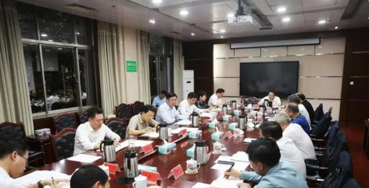 婁底市委書記鄒文輝專題調(diào)度鈦材料產(chǎn)業(yè)園建設(shè)情況